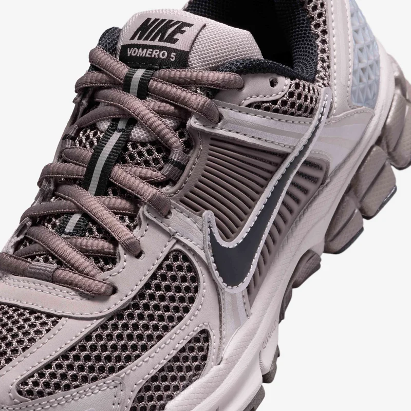 Nike Kids' Vomero 5 Shoes