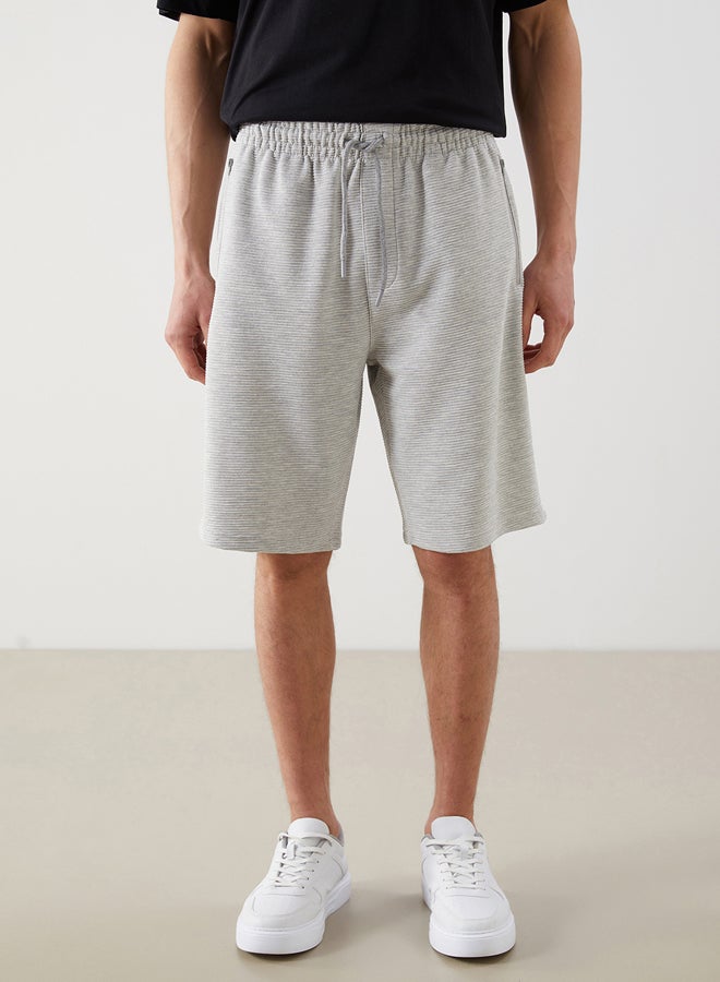 LC WAIKIKI Standard Fit Men's Shorts with Waist Tie Detail  - Image 2