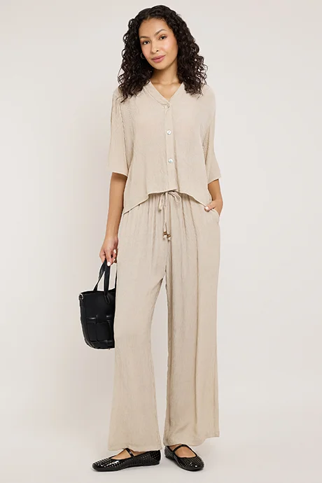 أر أند بي Textured Shirt with Spread Collar and Short 3/4 Sleeves