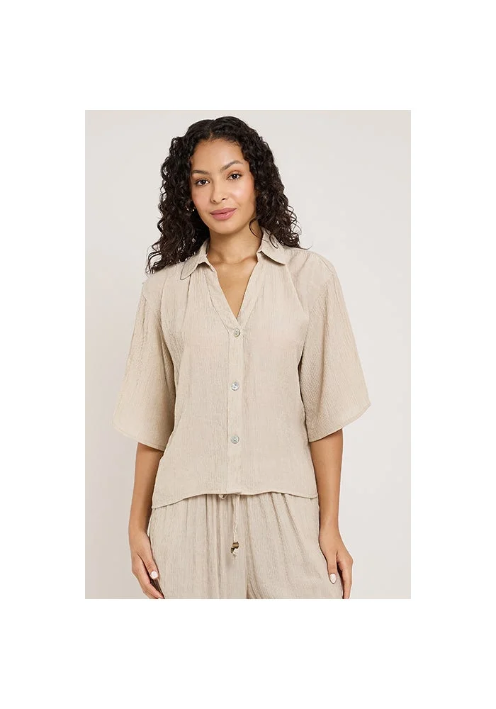 R&b Textured Shirt with Spread Collar and Short 3/4 Sleeves