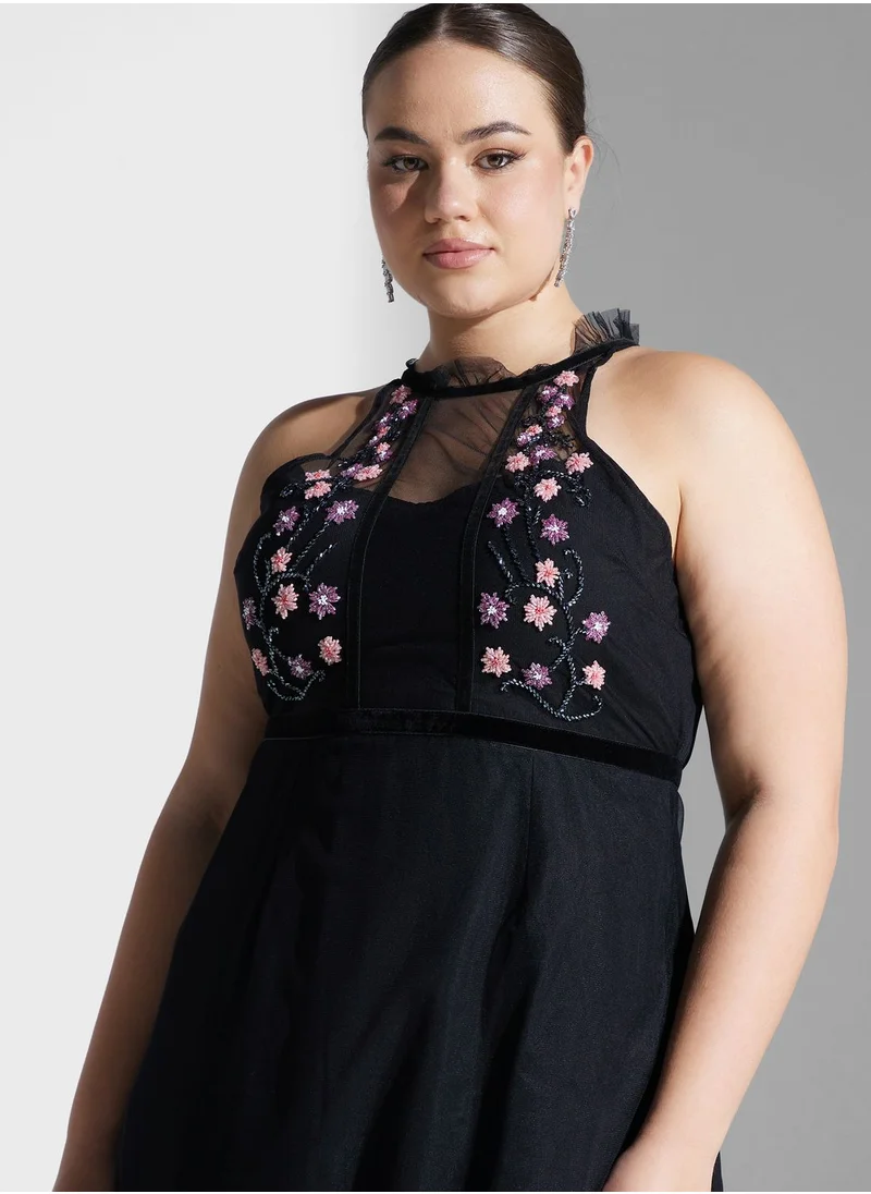 Ella Limited Curve Embroidered Detail A-Line Dress