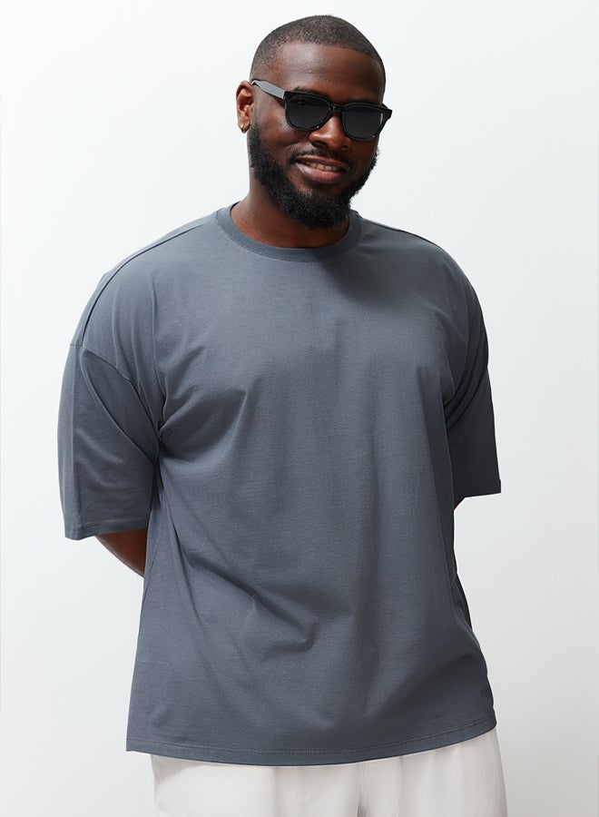 trendyol Anthracite Men's Oversize/Wide Cut Comfortable Basic  Crew Neck Plus Size T-Shirt - Image 3