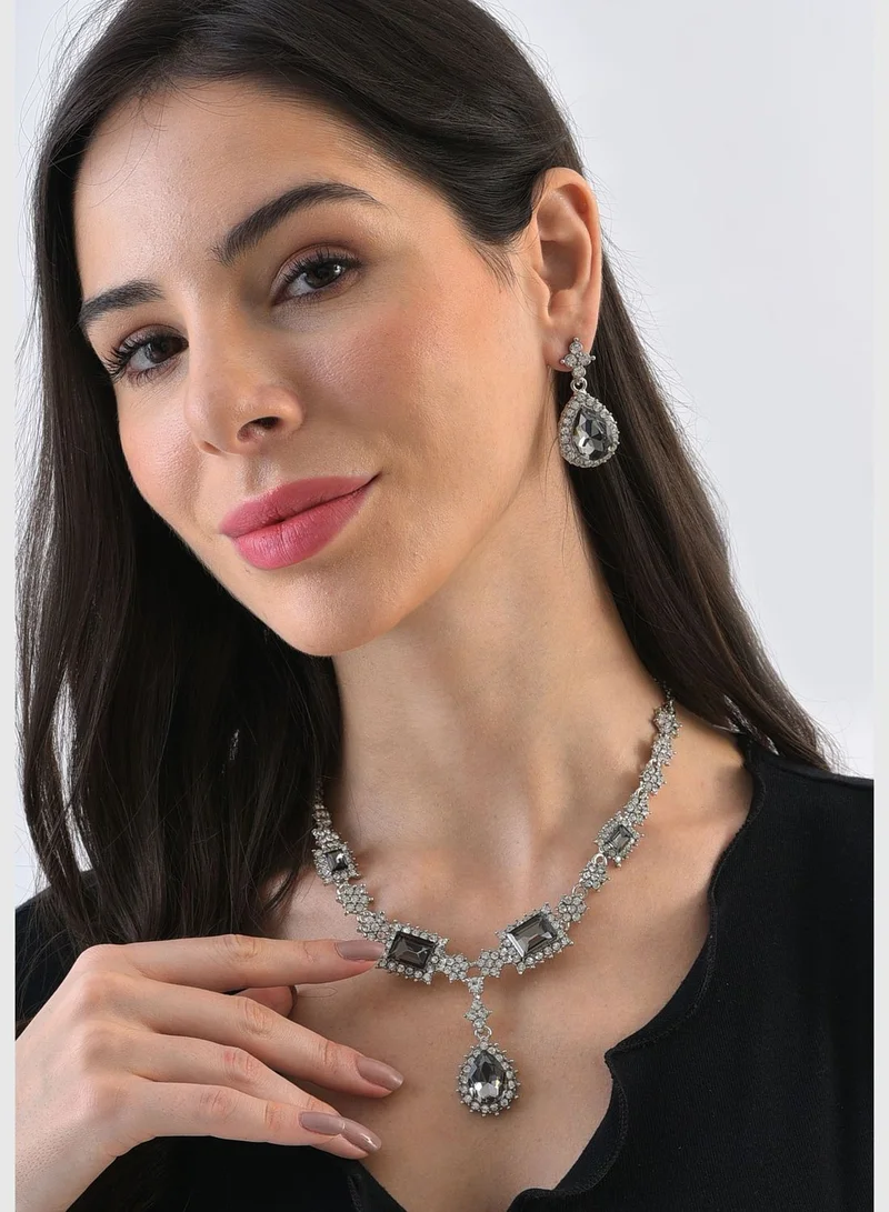 SOHI Silver Plated Designer Stone Necklace and Earring Set Jewellery Set