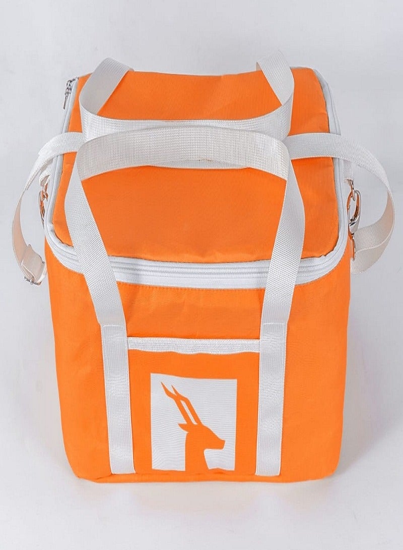 The bag is excellent for gatherings at the sea,