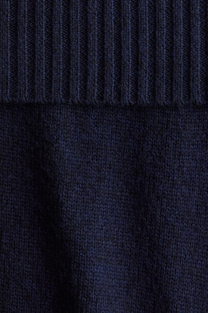 اتش اند ام بنطلون يوغا بتصميم محبوك