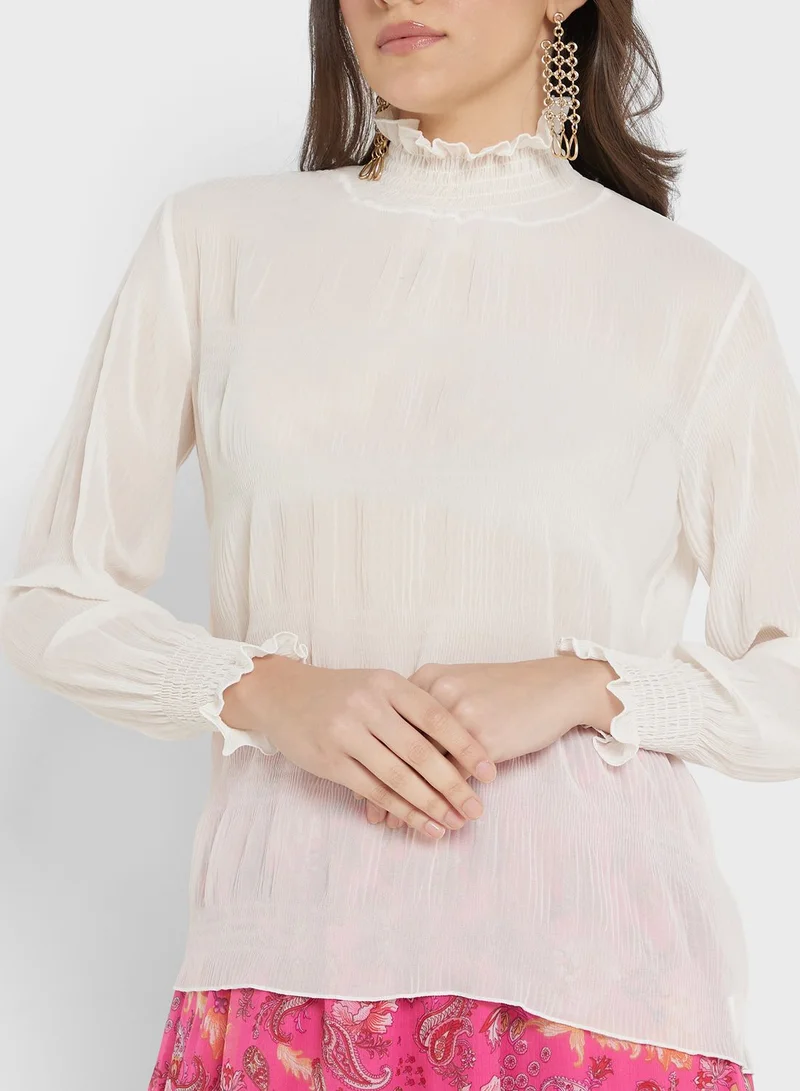 ايلا Shirred Detail Top