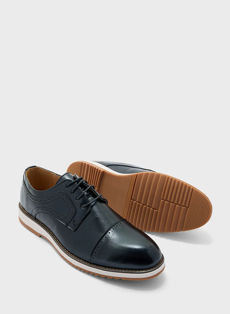 روبرت وود Preforation Detail Casual Lace Ups