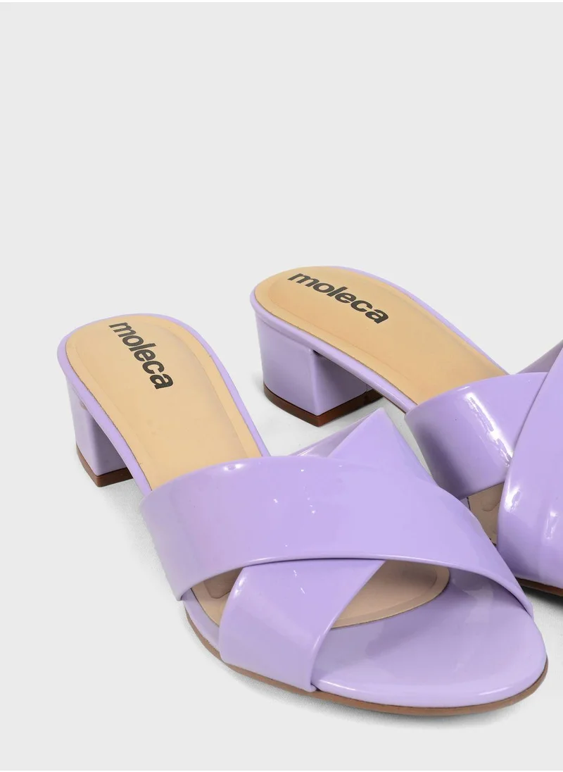 موليكا Fixler Cross Strap Mid Heel Sandal