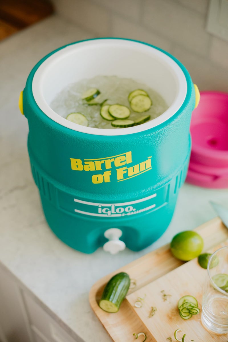 Igloo 2-Gallon Retro Party Water Jug Cooler, Jade - Image 4