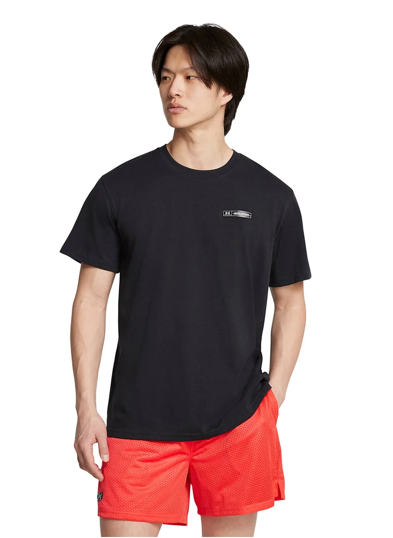 UNDER ARMOUR Heavyweight Armour Label T-shirt