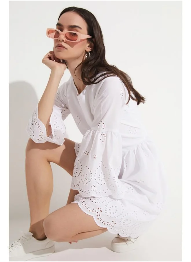JUNE June Guipure Detailed Dress White
