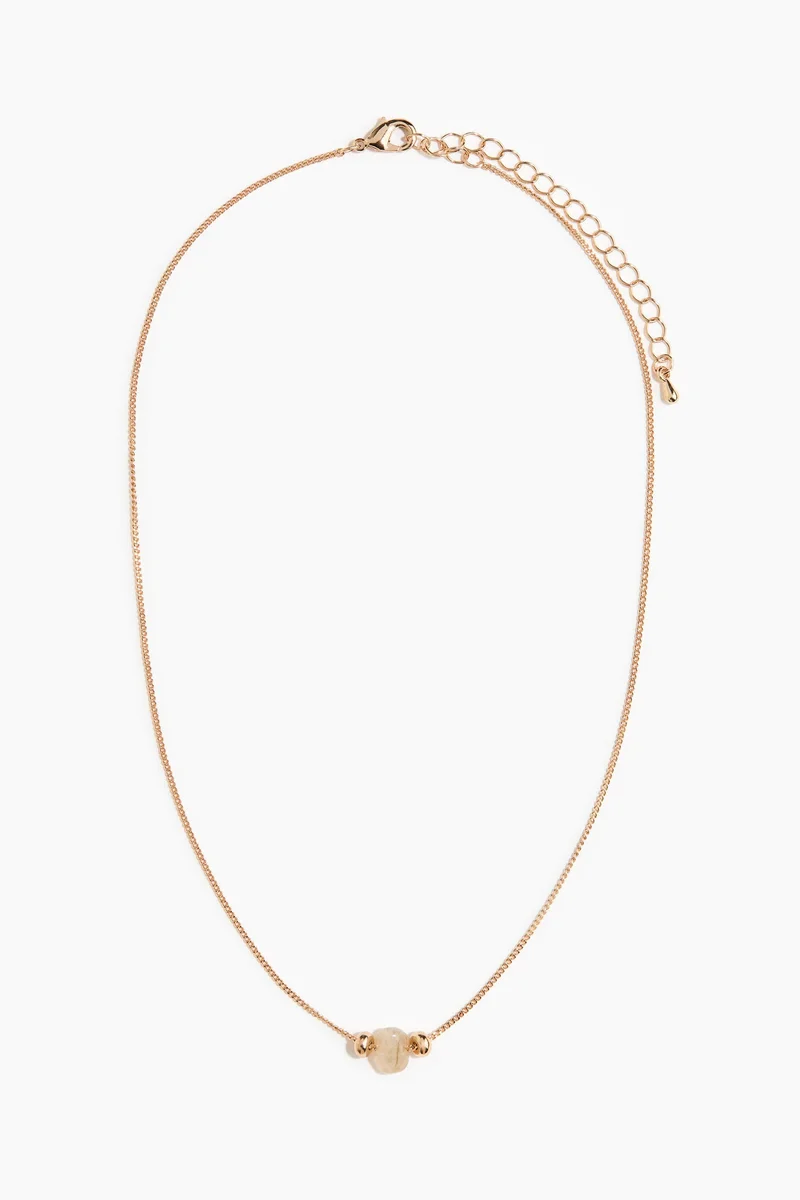 اتش اند ام قلادة بتفاصيل خرز