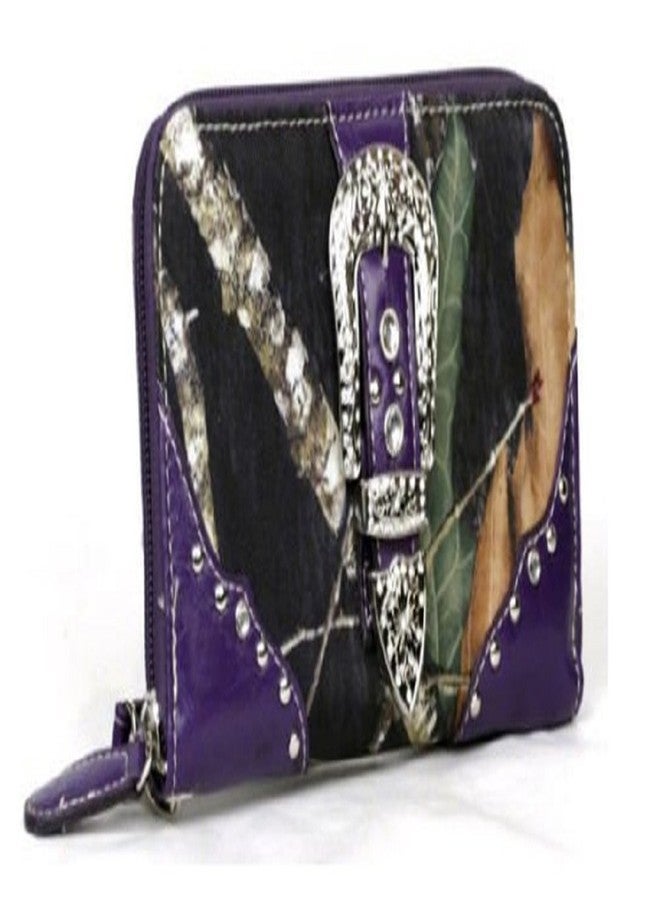 دي اتش محفظة يد نسائية غربية بسحاب، مزينة بإبزيم حزام مرصع بأحجار الراين بنمط التمويه (بنفسجي) - Image 1