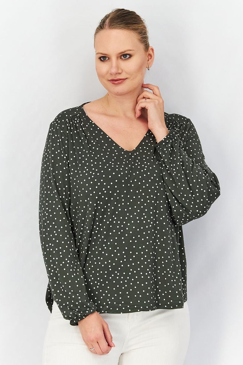Tchibo بلوزة نسائية بأكمام طويلة على شكل حرف V، بنقاط بولكا، أخضر داكن - Image 1