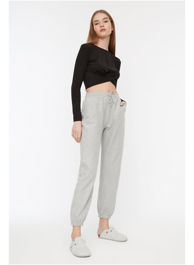 trendyol - Gray Thessaloniki Comfortable Fit Pocket Knitted Sports Sweatpants TWOAW21EA0168 - Image 1