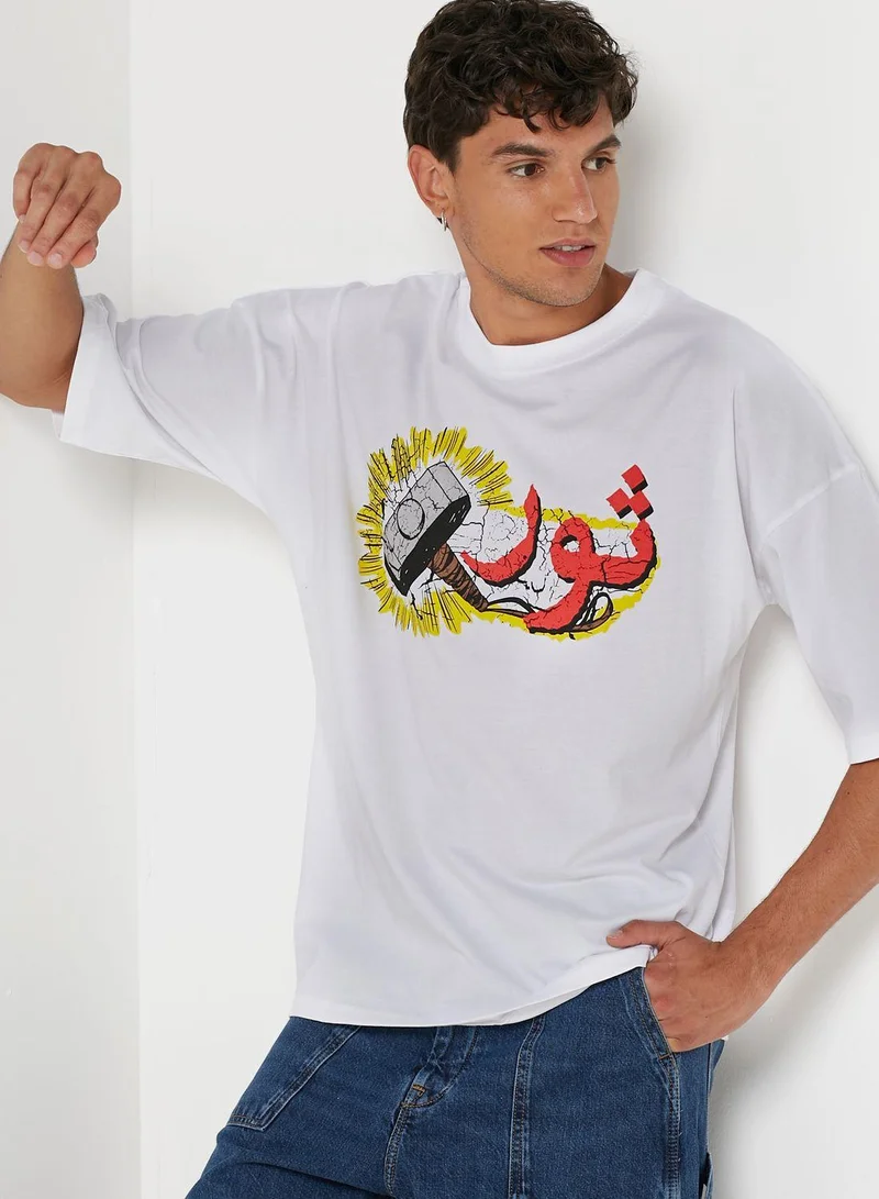 أوربان هول تيشيرت واسع بطبعة جرافيك