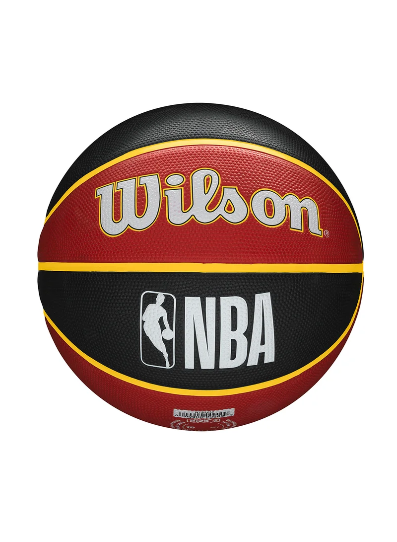 ويلسون لعبة كرة السلة NBA تيم تريبيوت أتلانتا هوكس - أسود/ أحمر/ أصفر