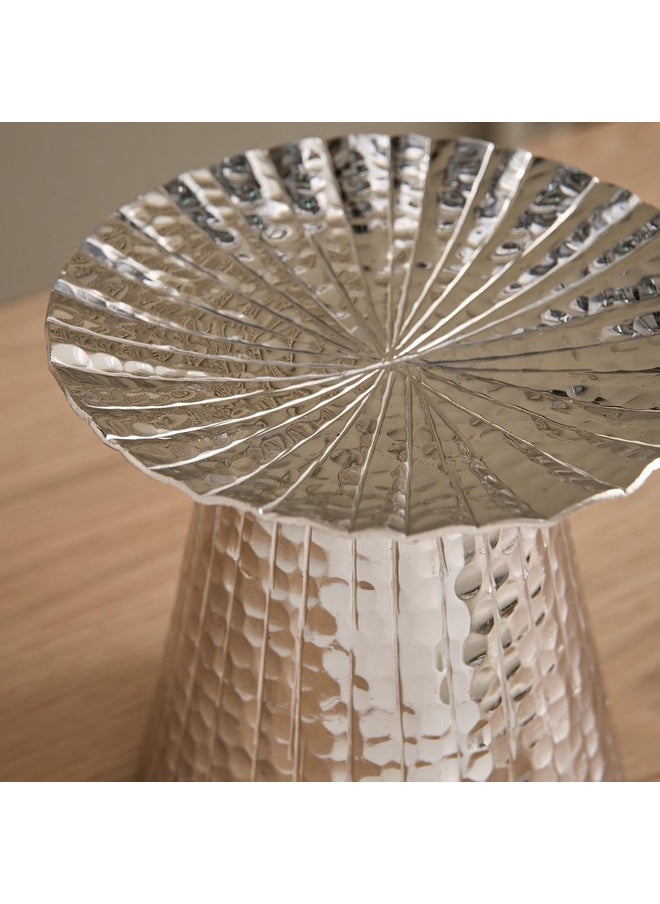 Ausie Aluminium Sparkle Ribbed Round Pillar Candle Holder 15.5 x 15.5 x 15 cm - pzsku/Z0AB4B85A2B3CB59B988CZ/45/_/1735805124/eaec8db7-28fa-416b-acd2-651572a94931