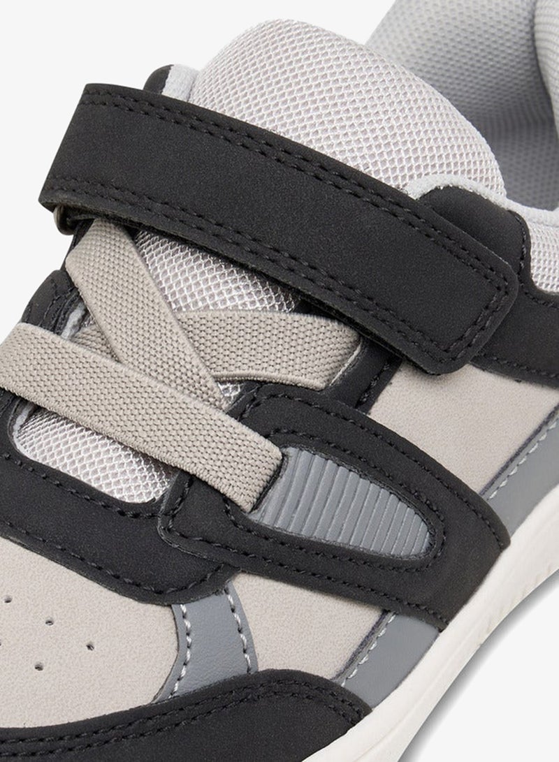 JUNIORS Boys Panelled Sneakers with Hook and Loop Closure - Image 4
