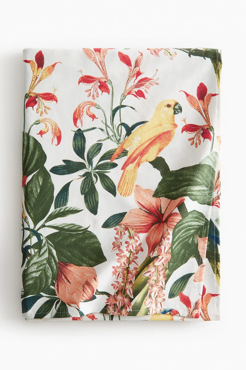 H&M Patterned tablecloth