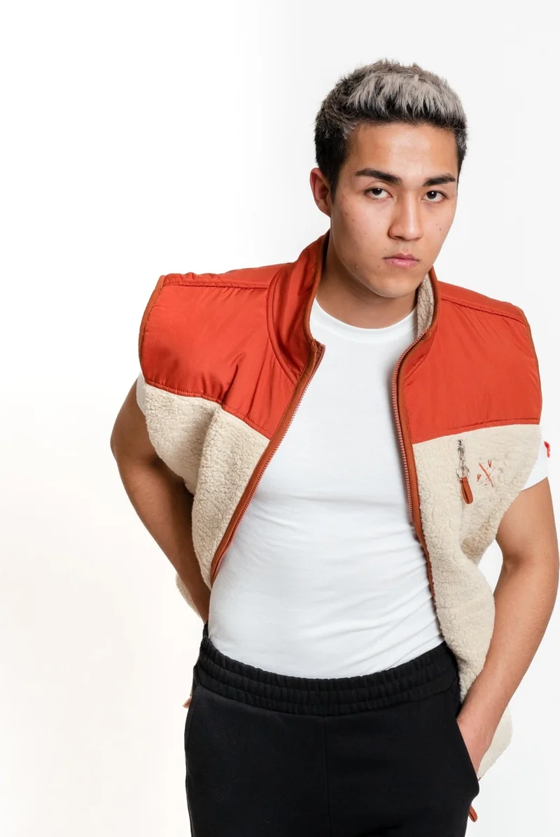 لو كامب Plush Gilet 01 - Cream/brick Men's Vest