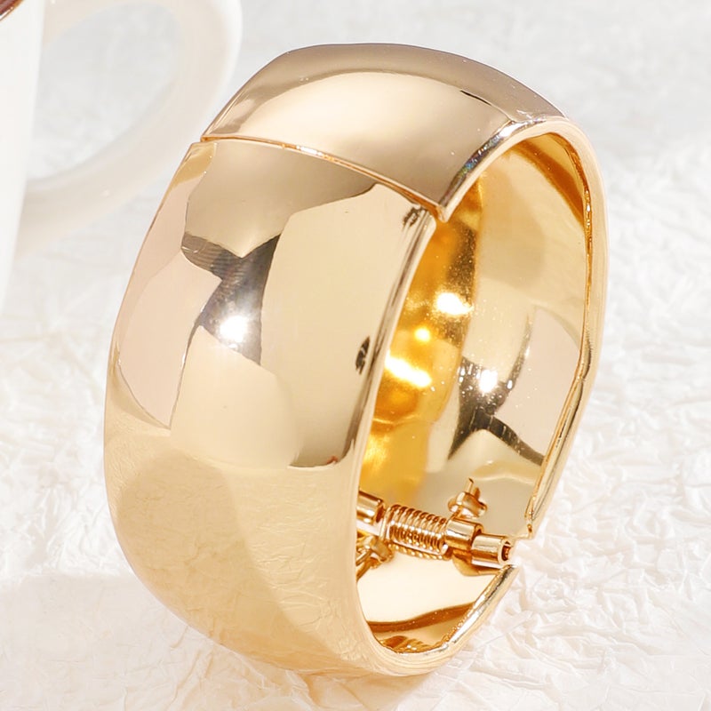 ofeankri Cross-Border Retro Gold Wide Bracelet with Exaggerated Geometry Design - Unique Cold-Style Accessory - Image 4
