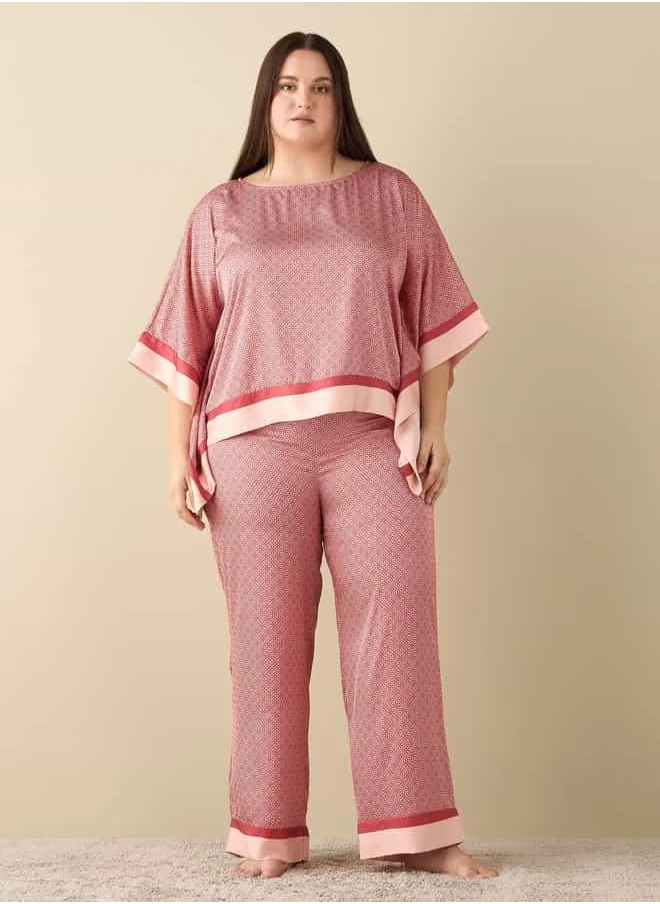 سبلاش فيڤ All-Over Print Satin Kaftan Top and Pyjama Set