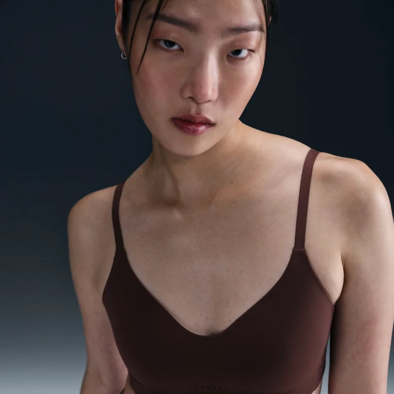 Nike Women's Alate Minimalist Light-Support Convertible Sports Bra