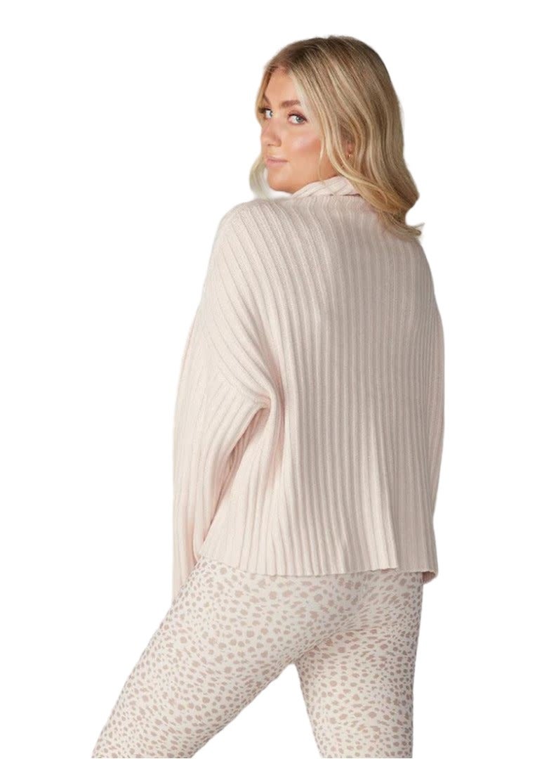 TAVI سويت شيرت ألباين بياقة مرتفعة - لون الكثبان الرملية - Image 3