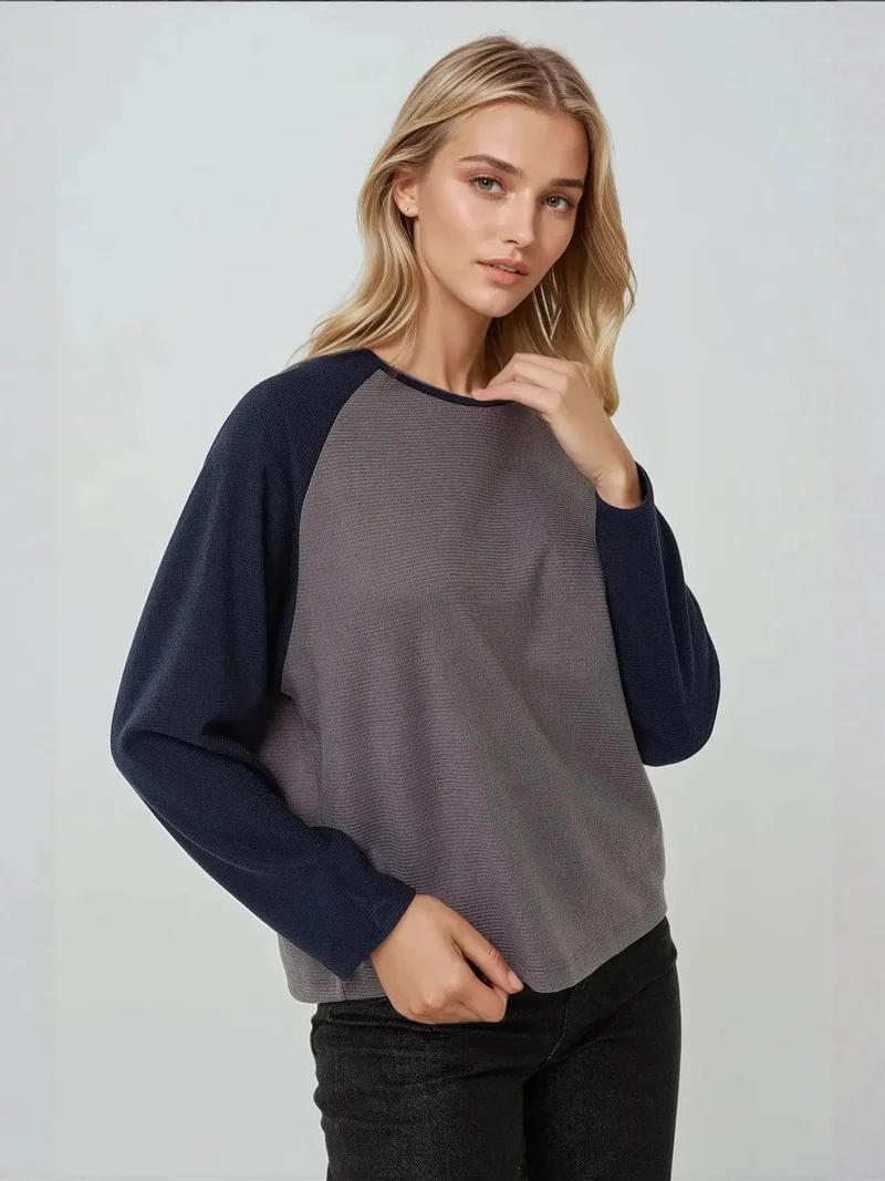 هيكاب بلوزة بأكمام طويلة وياقة دائرية بنمط راجلان ونسيج وافل