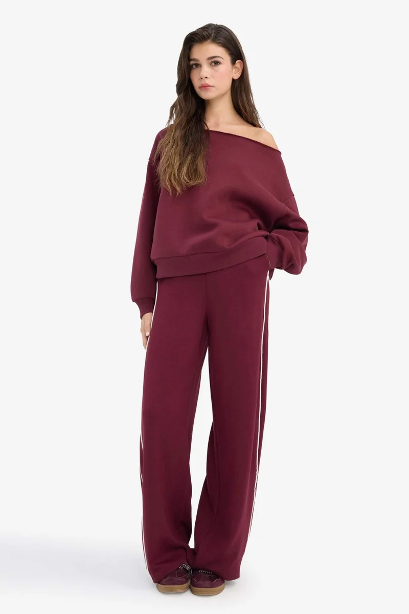 ديفاكتو Oversize Fit Off Shoulder Thick Fabric Sweatshirt