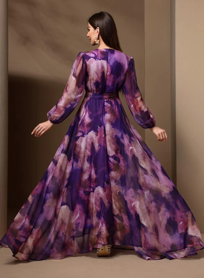 تايك تو فستان طويل بحافة واسعة وحزام بطبعة تاي داي