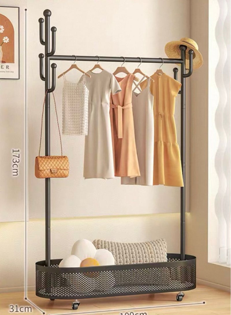 الوان التحف والبراويز علاقة ملابس مع سلة ارتفاع 173سم عرض 100سم