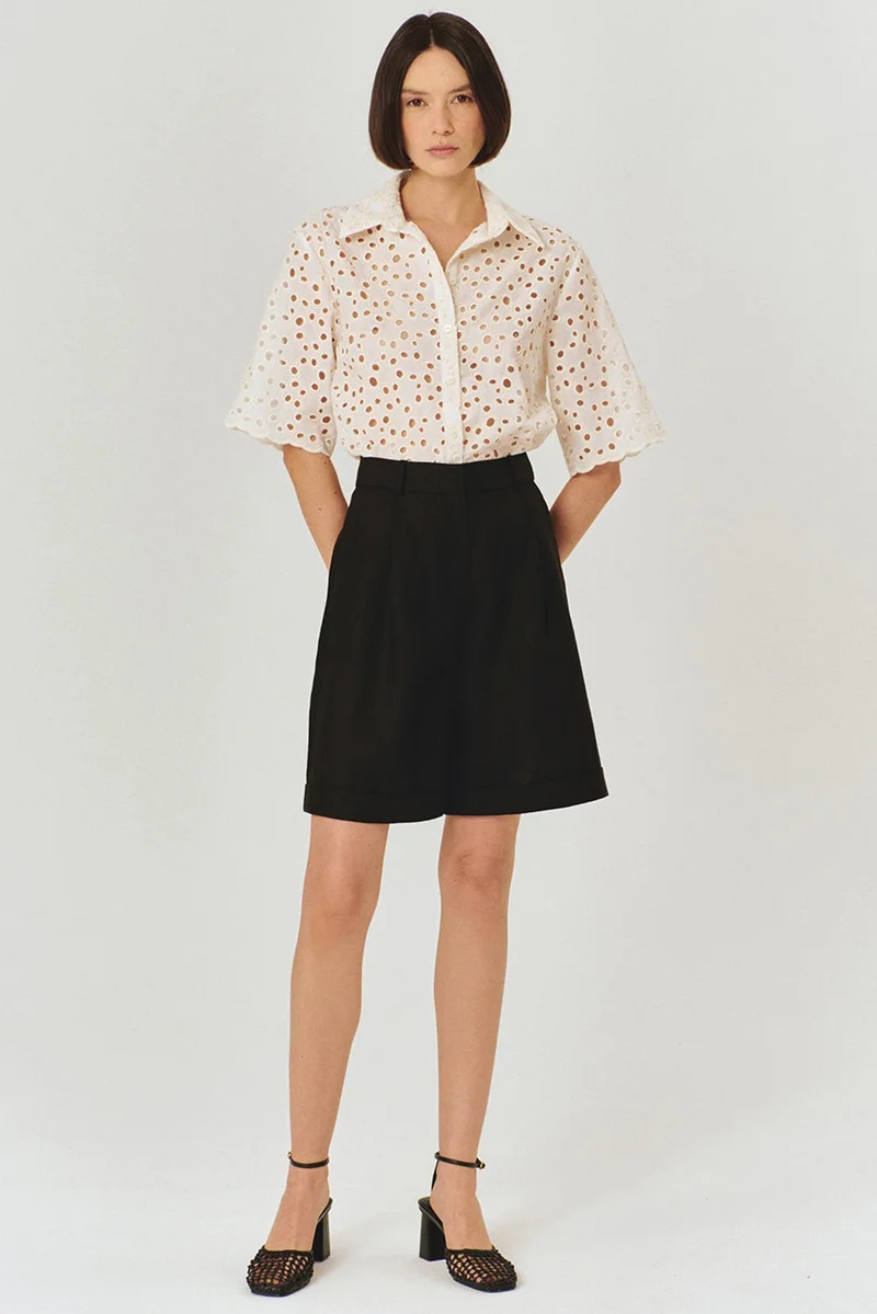 EXQUISE High-Waisted Pure Linen Black Bermuda Shorts