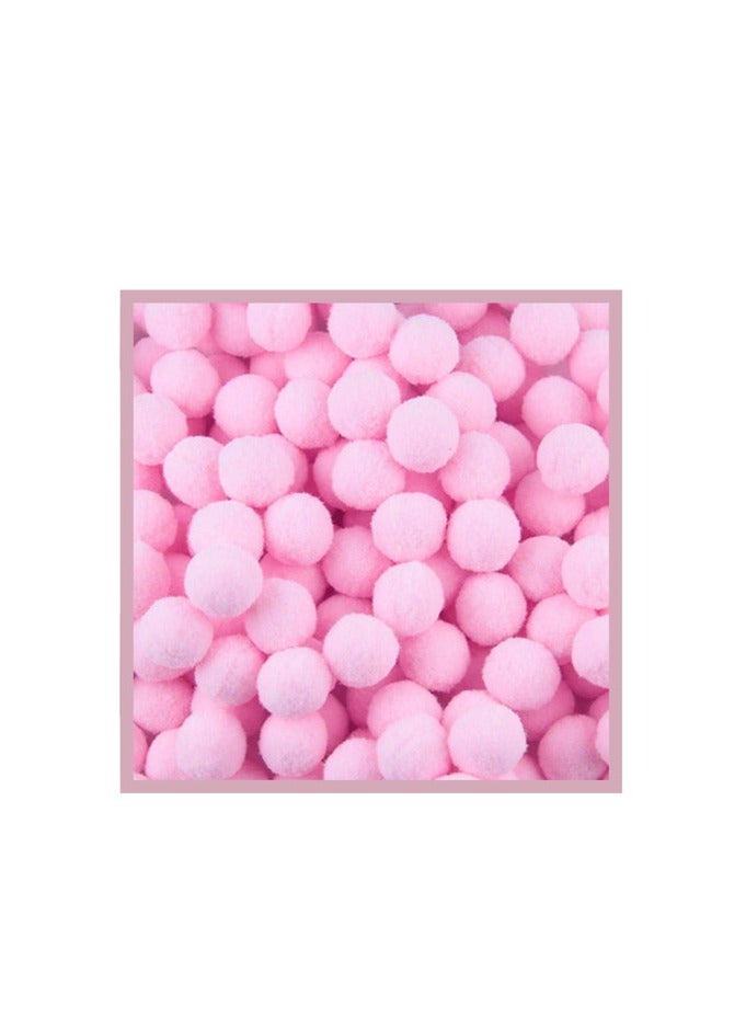 PARTY FUN مجموعة كرات بوم بوم 100 قطعة، 1.5 سم، ناعمة وأنيقة لإضفاء لمسة ديكورية على منزلك - Image 1