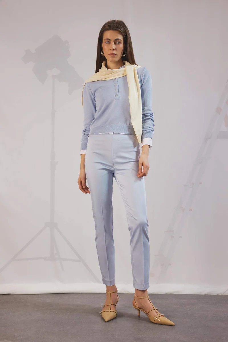 ديفاكتو Cigarette Fit Regular Hem Satin Trousers