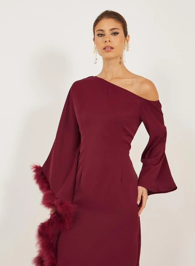 Styli Asymmetric Neck Faux Fur Trim Maxi Dress
