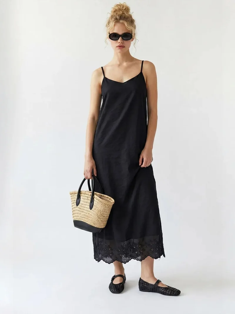 ميكسراي MIXRAY Embroidered A-Line Midi Slip Dress