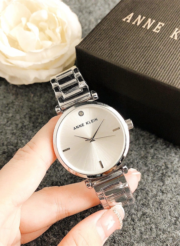 آن كلاين السيدات الأزياء الكلاسيكية ووتش كوارتز زركونيا مع سوار الفولاذ المقاوم للصدأ  لون فضي هدية 36mm