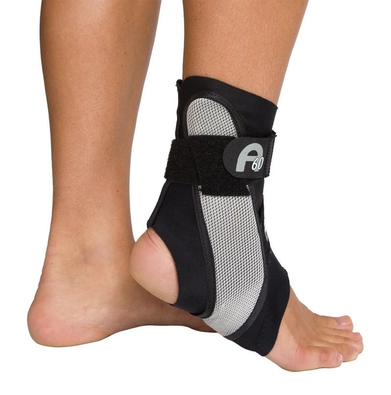 Aircast A60 Ankle Support Brace, Right Foot, Black, Small (Shoe Size: Men's 4-7 / Women's 5-8.5) - Image 1