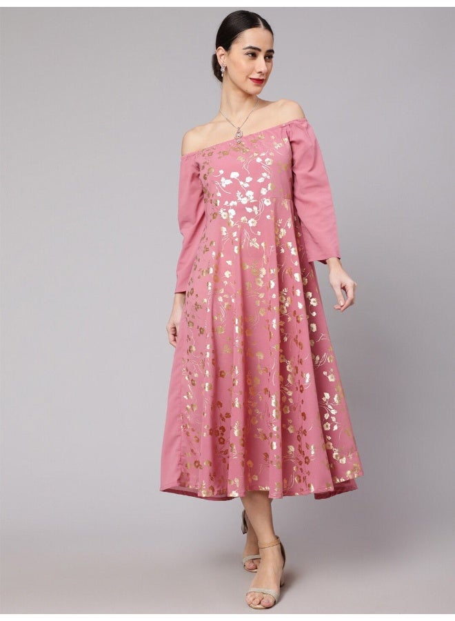 AKS فستان وردي مزخرف بالأزهار بدون أكتاف - Image 3