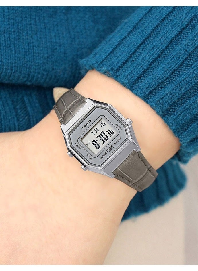 كاسيو Vintage Digital Women’s Watch LA680WEL-8A2, 33.5mm Silver Dial, Grey Leather Strap, Resin Case, 30 m WR - Image 3