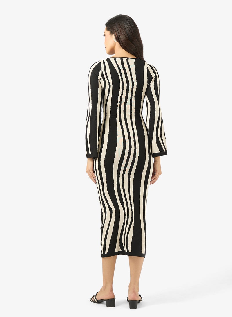 ايلا فستان سادة مطبوع - Image 2