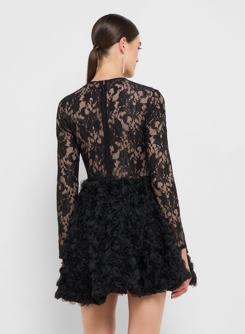 إكلات لوكس فستان إكلات لوكس دانتيل ضيق بخصر منسدل وحافة تول - Image 2