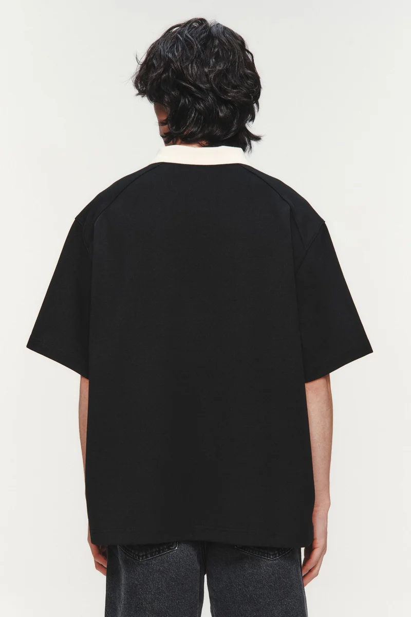 اتش اند ام تي-شيرت بولو بقصة واسعة