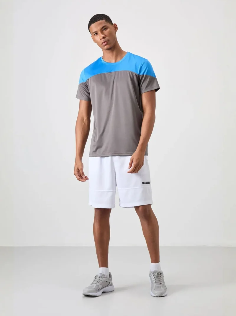 تومي لايف TOMMY Men's Colour-Blocked Crew Neck T-Shirt