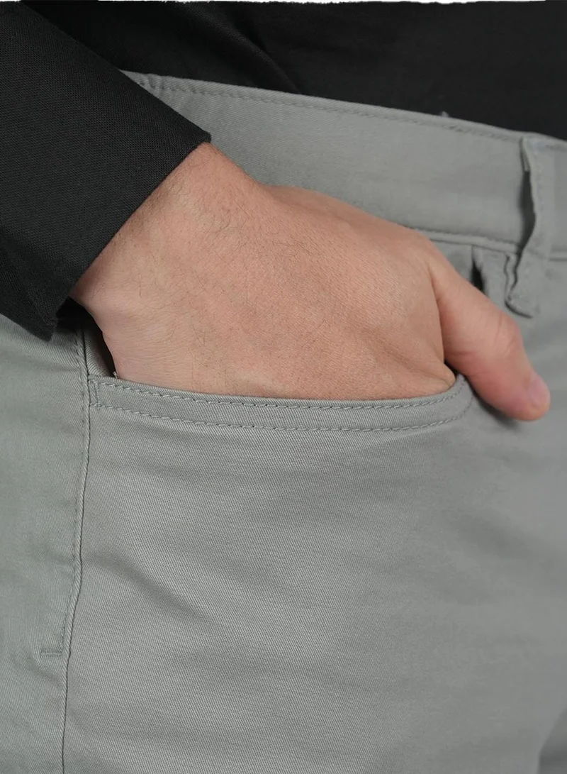 GIORDANO  Men's Regular Taper Stretch Twill Pants for Men | Best Price UAE