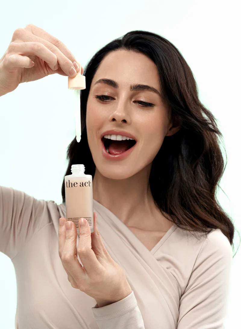 The Act Glow & priming face serum
