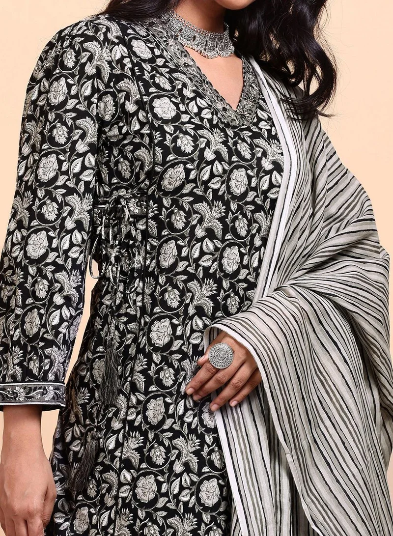 آي شين طقم كورتا نسائي أسود قطن 1% مطرز طويل مستقيم كاجوال