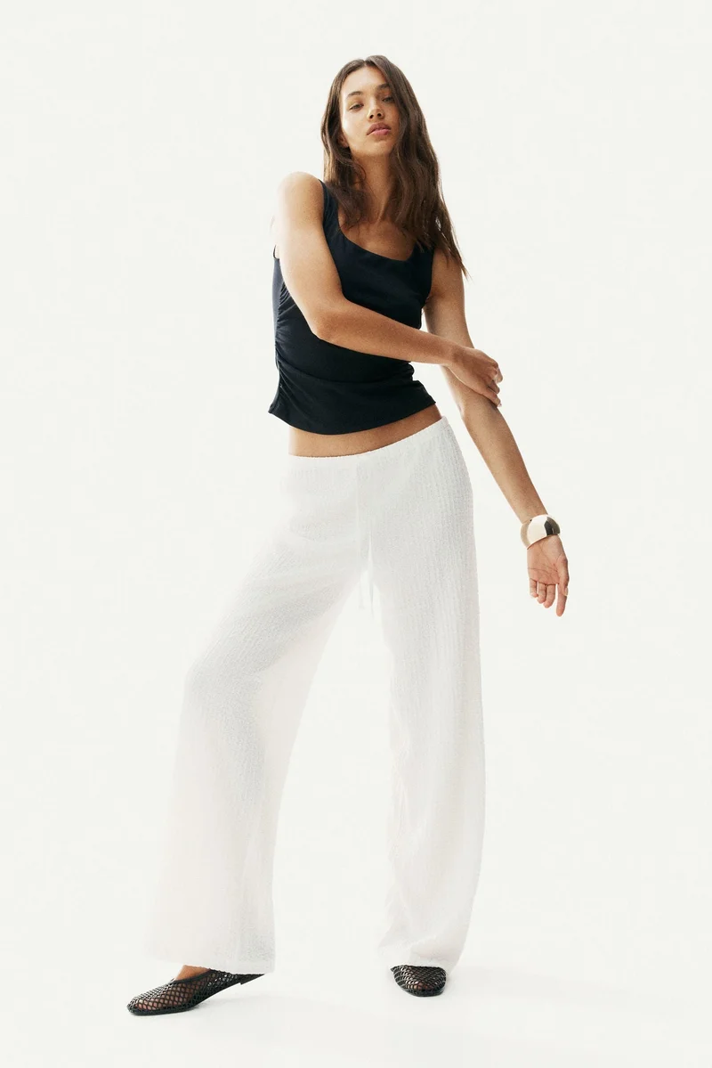 اتش اند ام بلوزة فيست مجعّدة